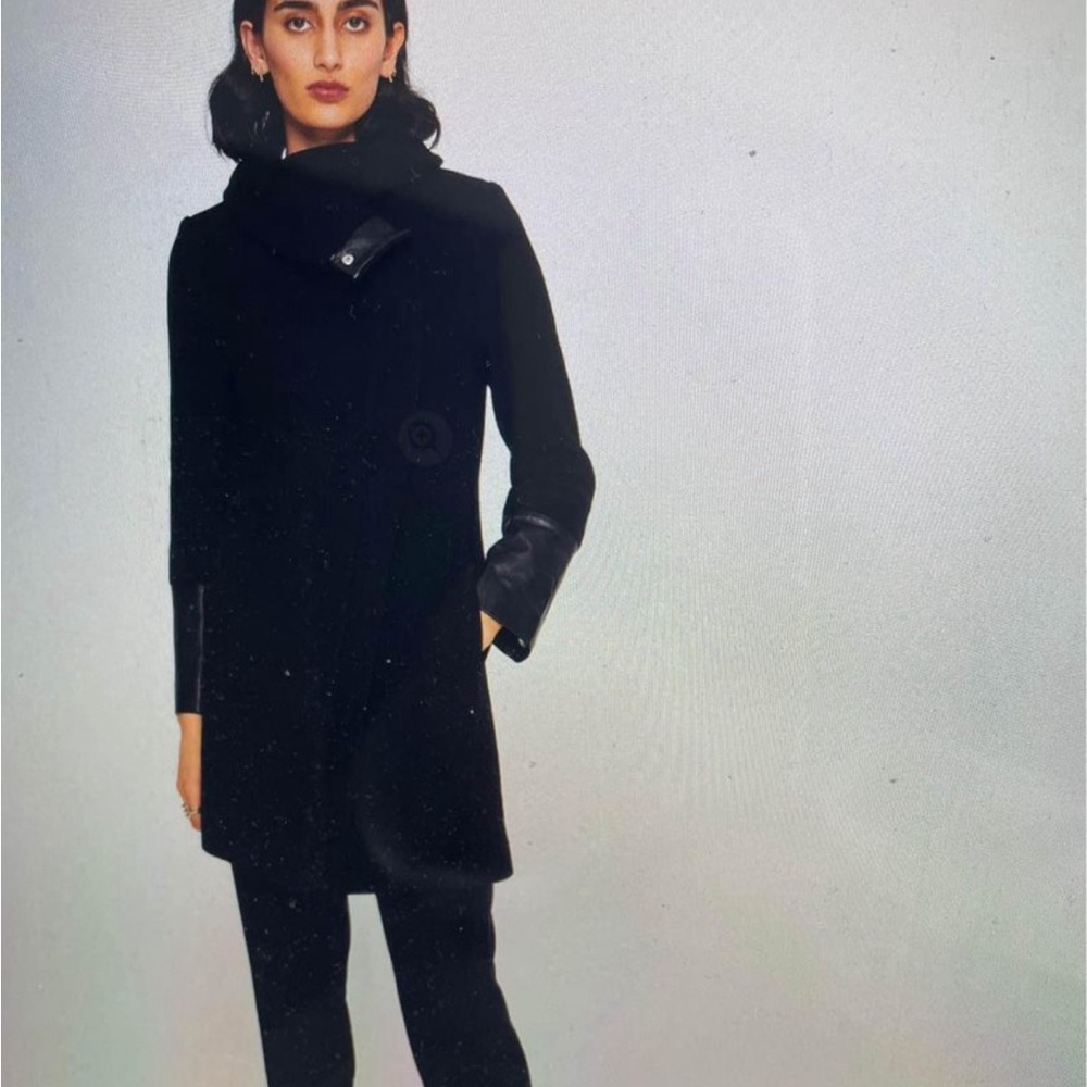 BRAND NEW CLUB MONACO HALLI COAT